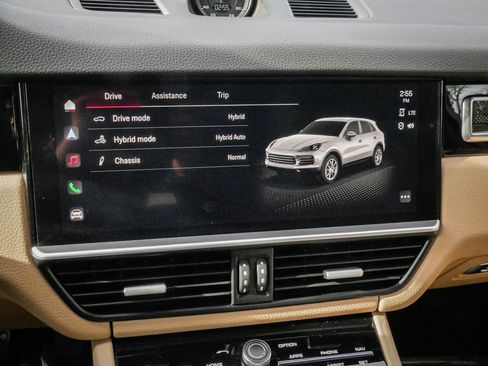 Used 2022 Porsche Cayenne E-Hybrid image 23