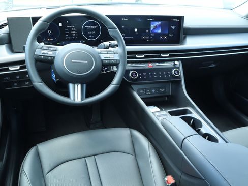 New 2026 Hyundai Sonata Limited FWD image 2