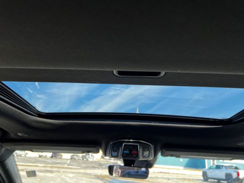 Used 2025 Jeep Grand Cherokee L Altitude image 11