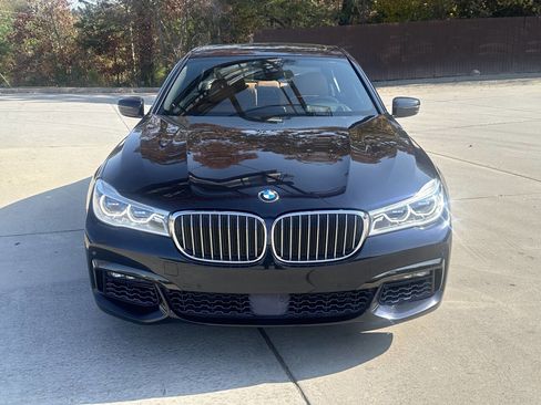 Used 2018 BMW 750i xDrive image 2