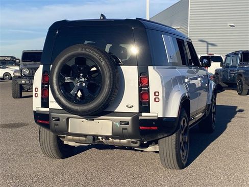 Used 2023 Land Rover Defender 110 X-Dynamic SE image 29