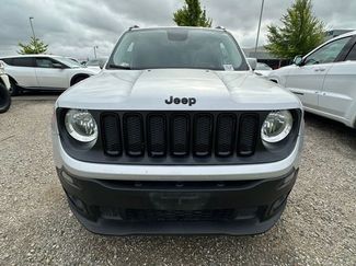 Used 2017 Jeep Renegade Altitude FWD video 2
