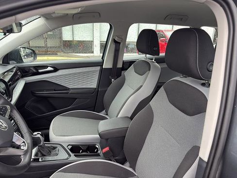 Used 2024 Volkswagen Taos S image 13