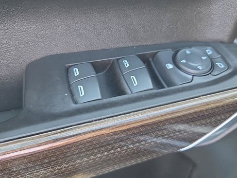 Used 2021 Chevrolet Silverado 1500 LT AWD/4WD image 11