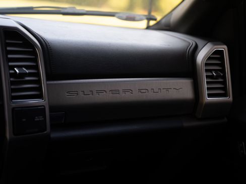 Used 2019 Ford F250 Platinum w/ Platinum Ultimate Package image 10