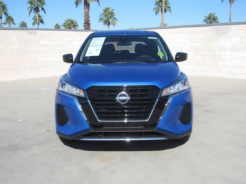 Used 2025 Nissan Kicks Play S image 3