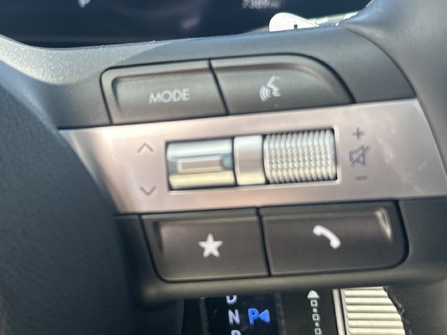 Used 2025 Hyundai Kona Limited FWD image 29