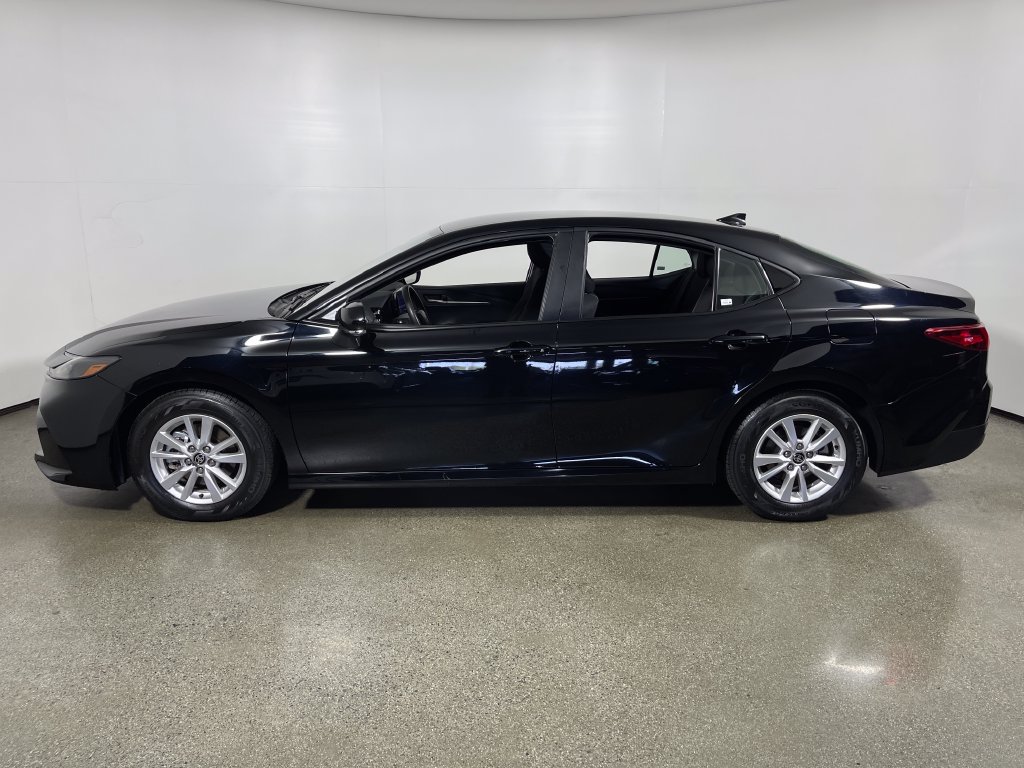 Used 2025 Toyota Camry LE FWD image 6