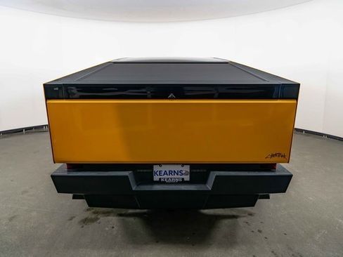 Used 2025 Tesla Cybertruck AWD Crew Cab image 7