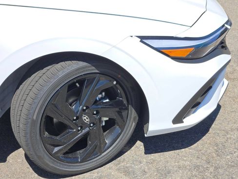 New 2026 Hyundai Elantra SEL Sport FWD image 3