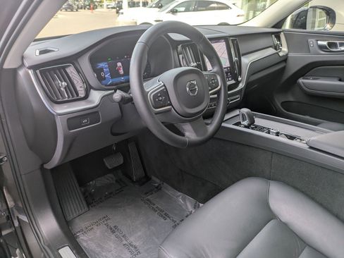 Used 2025 Volvo XC60 B5 Core AWD/4WD image 13