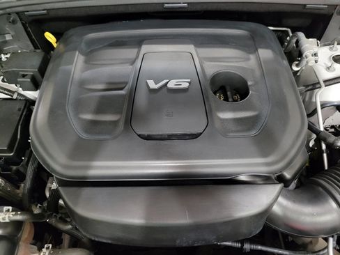 Used 2019 Jeep Grand Cherokee Laredo AWD/4WD image 30