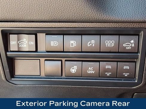 Used 2024 Toyota Tundra Limited AWD/4WD image 9