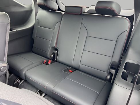 Used 2024 Chevrolet Traverse RS w/ LPO, Floor Liner Package image 30