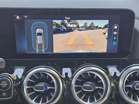 Used 2025 Mercedes-Benz GLA 250 image 19