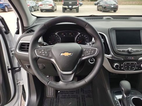 Used 2024 Chevrolet Equinox LT FWD image 14