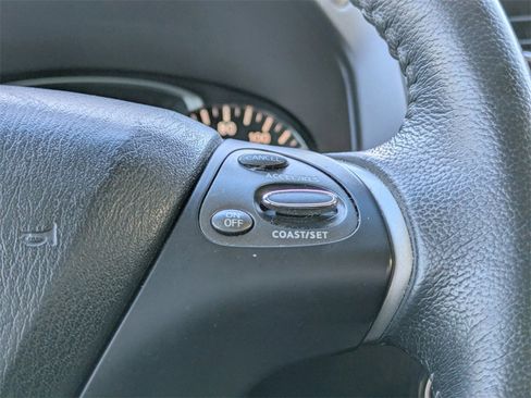 Used 2015 Nissan Pathfinder SL w/ SL Tech Package image 37