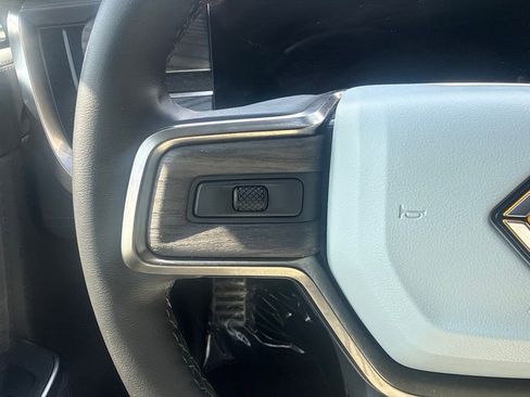 Used 2023 Rivian R1S Adventure AWD/4WD image 15