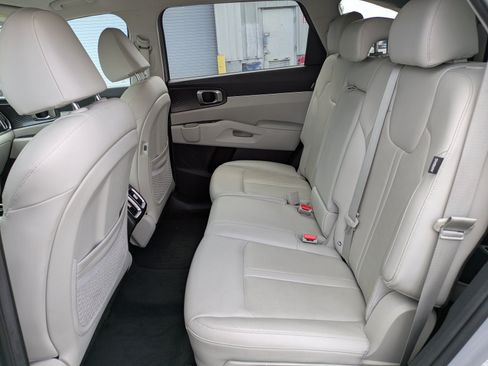 Certified 2024 Kia Sorento S AWD/4WD image 11