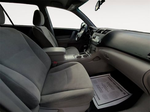 Used 2011 Toyota Highlander 2WD image 15