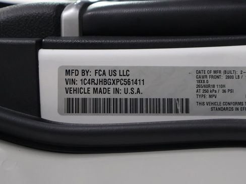 Used 2023 Jeep Grand Cherokee Limited AWD/4WD image 61