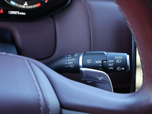 Used 2023 Land Rover Range Rover SE image 32