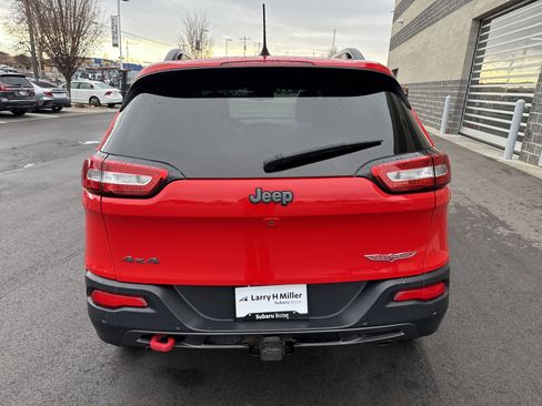 Used 2017 Jeep Cherokee Trailhawk w/ Comfort/Convenience Group image 5