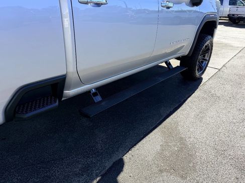 Used 2023 GMC Sierra 2500 Denali w/ Denali Ultimate Package image 12