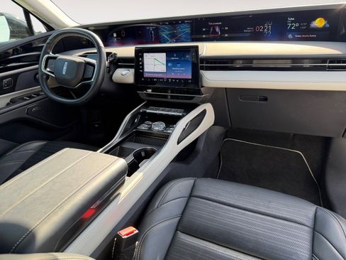 Used 2024 Lincoln Nautilus Reserve w/ Equipment Group 202A image 10