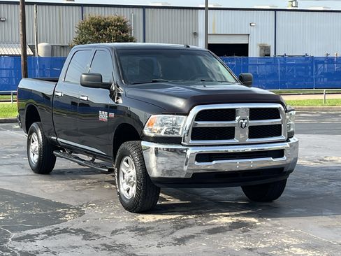 Used 2018 RAM 2500 SLT AWD/4WD image 3