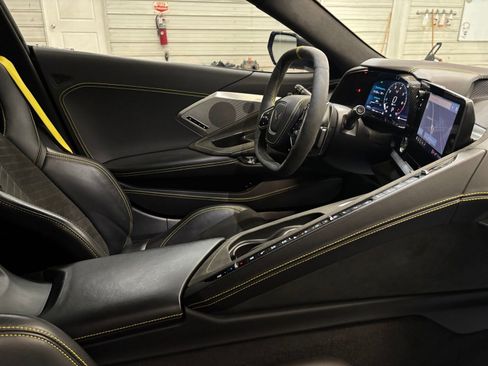Used 2021 Chevrolet Corvette Stingray Premium Cpe w/ Z51 Performance Package RWD image 26