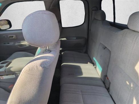 Used 2000 Toyota Tundra SR5 w/ Convenience Pkg image 12
