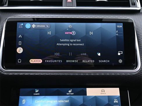 Used 2022 Land Rover Range Rover Velar R-Dynamic S image 31