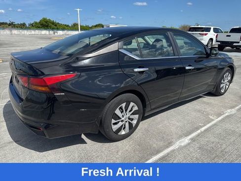 Used 2024 Nissan Altima 2.5 S FWD image 12