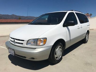 Used 1999 Toyota Sienna XLE