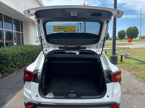 Used 2025 Chevrolet Trax LT FWD image 30