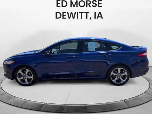 Used 2016 Ford Fusion SE FWD image 2