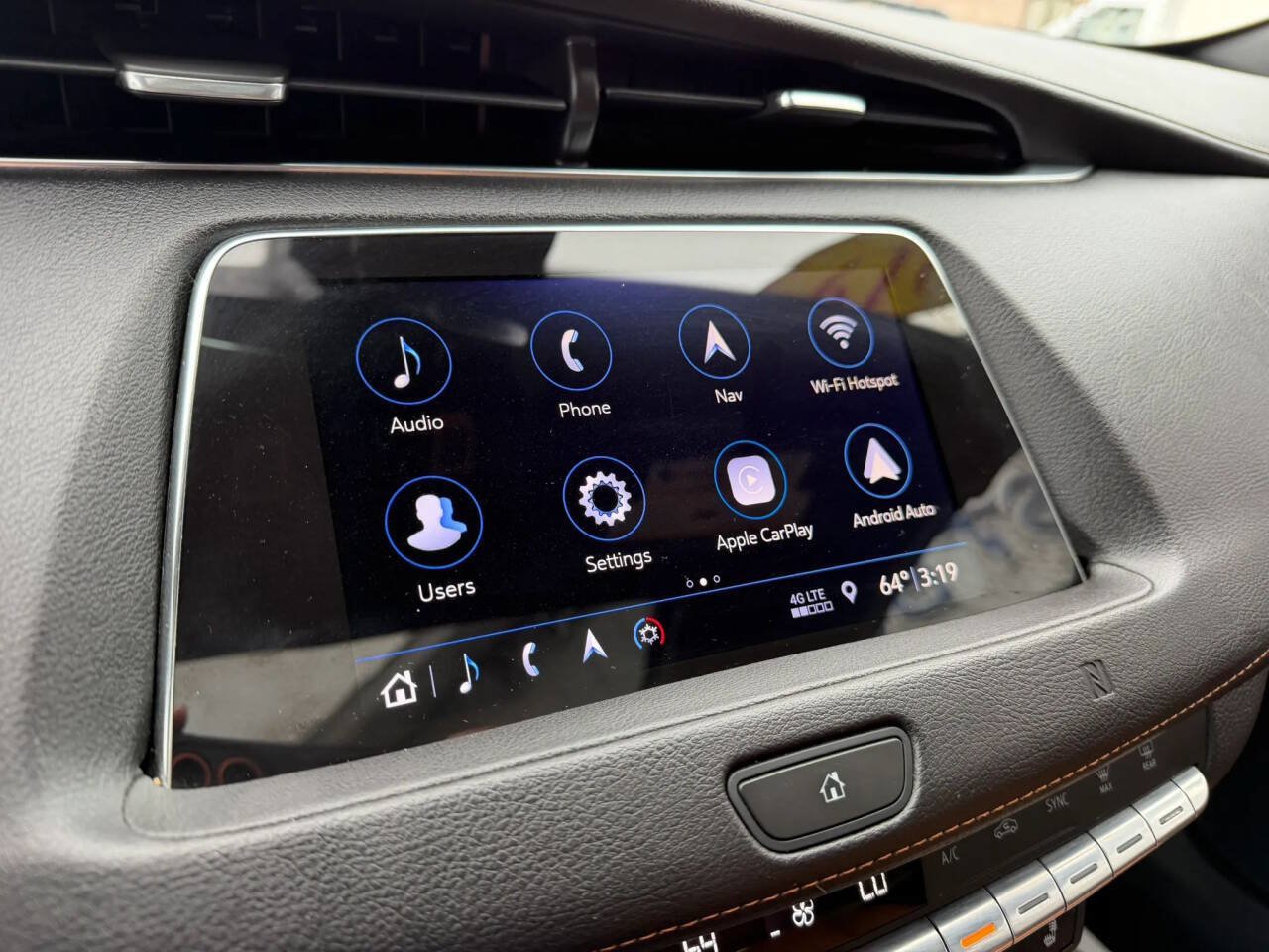Used 2019 Cadillac XT4 Sport AWD/4WD image 17