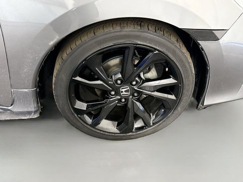 Used 2018 Honda Civic Sport image 31