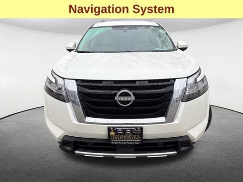 Used 2024 Nissan Pathfinder SL AWD/4WD image 4