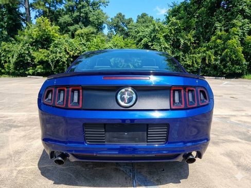 Used 2013 Ford Mustang Coupe RWD image 12