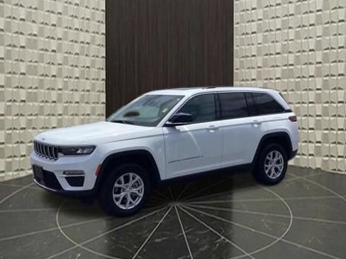 Certified 2023 Jeep Grand Cherokee Limited AWD/4WD image 8