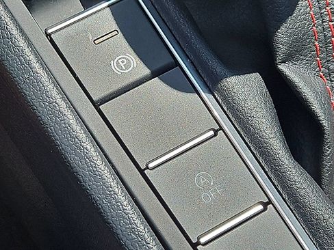 Used 2025 Volkswagen Jetta GLI Autobahn FWD image 25