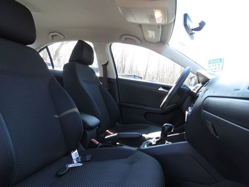Used 2014 Volkswagen Jetta S image 12