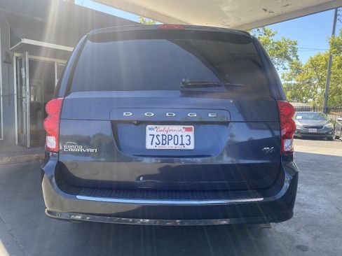 Used 2014 Dodge Grand Caravan R/T w/ Driver Convenience Group FWD image 10
