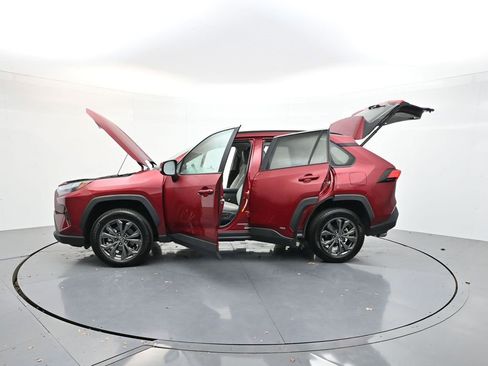 Used 2023 Toyota RAV4 XLE Premium image 37