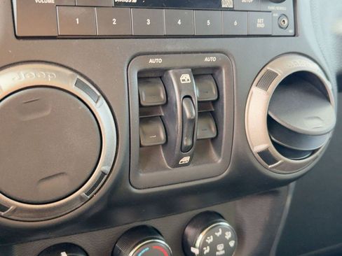 Used 2016 Jeep Wrangler Unlimited Sport image 22