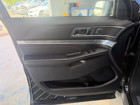 Used 2018 Ford Explorer Sport AWD/4WD image 17
