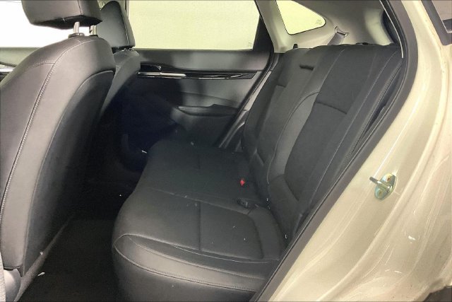 Certified 2022 Kia Seltos SX w/ Sunroof Package AWD/4WD image 2