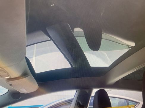 Used 2023 Tesla Model 3 Standard Range image 13